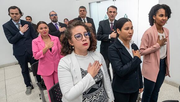 12 ciudadanos nacidos en el exterior recibieron la nacionalidad peruana. (Foto: Migraciones)