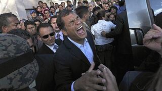 Sentencian a dos periodistas a pagar US$2 millones a Rafael Correa