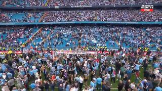Manchester City ganó la Premier League y sus hinchas invadieron el campo [VIDEO]