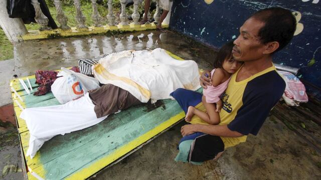 FOTOS: Muerte y destrucción deja el tifón ‘Bopha’ en Filipinas
