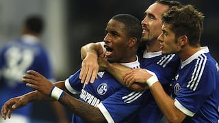 Schalke le ganó al Wolfsburgo con gol de Jefferson Farfán