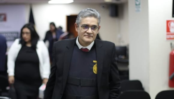 Fiscal José Domingo Pérez luce chaleco antibalas en audiencias. Foto: Anthony Niño de Guzmán / @photo.gec