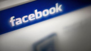 Facebook estudia cobrar por enviar mensajes a desconocidos