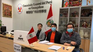 Peruanos en China acudieron a votar utilizando guantes y mascarillas por alarma del coronavirus