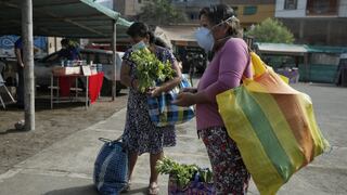 Mujeres hacen largas filas para ingresar a mercado del Minagri en Comas [FOTOS]
