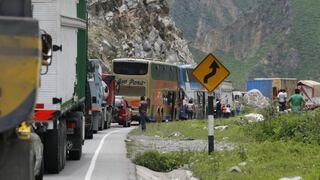 Junín: Un huaico bloquea un sector de la Carretera Central