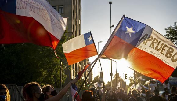 Chilenos vuelven hoy a las urnas para votar en un nuevo plebiscito constitucional. (Foto: Martin Bernetti / AFP)