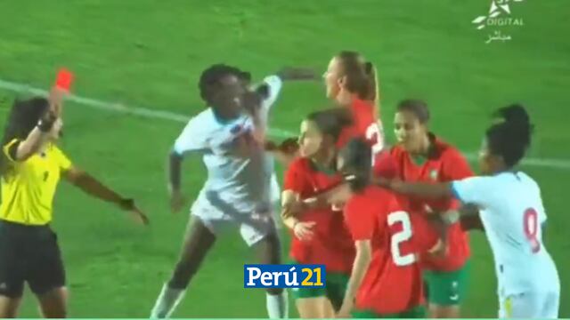 ¿Se equivocó de deporte? Futbolista ‘noqueó’ a su rival durante partido amistoso (VIDEO)
