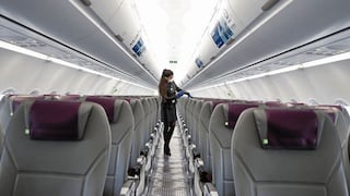 Reinicio de vuelos nacionales: pasajeros no podrán recibir alimentos y se restringirá el acceso a lavatorios