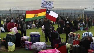 Más de 400 bolivianos acampan en Santiago de Chile a la espera de ser repatriados [FOTOS]