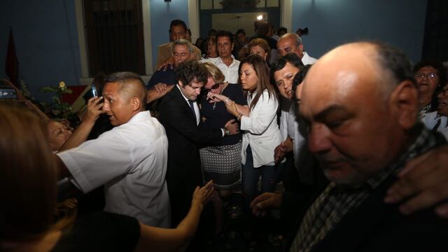 Pilar Nores se quiebra frente al féretro del ex presidente Alan García [FOTOS]