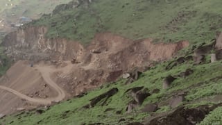 Imágenes muestran que maquinarias pesadas hacen excavaciones en Lomas de Mangomarca