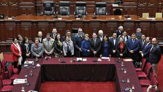Excongresistas recibieron bonificación especial por la disolución del Legislativo
