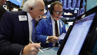 Wall Street cierra lunes en terreno mixto y el Dow Jones gana un 0.06 %