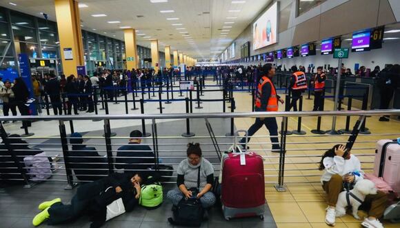 129 vuelos fueron cancelados tras apagón en pista de aterrizaje del aeropuerto Jorge Chávez. Foto: César Grados/@photo.gec