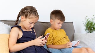 UNESCO recomienda prohibir el uso de teléfonos móviles en aulas escolares