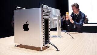 Donald Trump amenaza a Apple con aranceles si fabrica computadoras en China