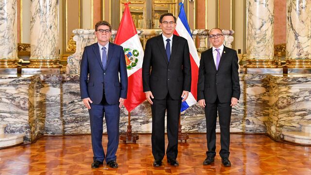 Martín Vizcarra recibió cartas credenciales de cuatro nuevos embajadores en el Perú