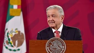 López Obrador ironiza y sugiere a Felipe Calderón protestar por rechazo a su partido