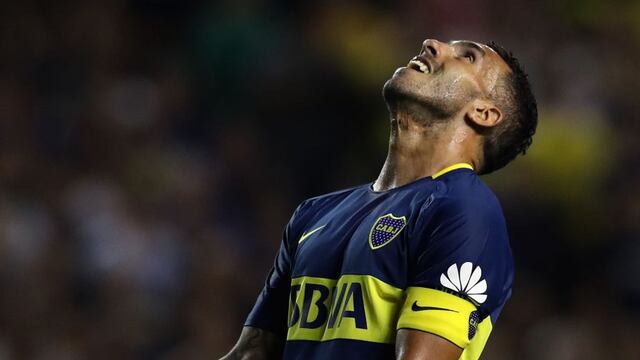 Carlos Tévez apareció con una férula en los entrenamientos de Boca Juniors