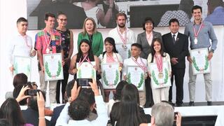 Deportistas y paradeportistas que recibieron los Laureles Deportivos por sus logros internacionales