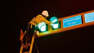 Instalarán semáforos inteligentes en 20 distritos