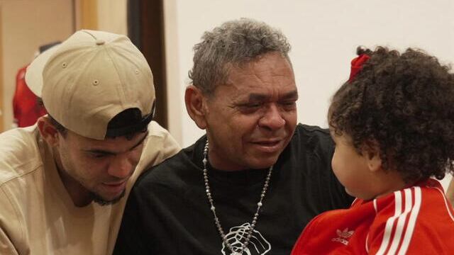 Al fin juntos: la conmovedora reunión de Luis Díaz y su padre tras estar 12 días secuestrado