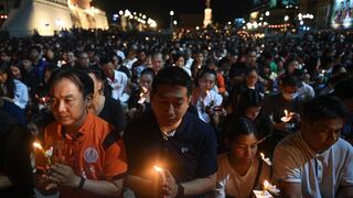 Escondidos en un baño, siguieron en directo la matanza en un centro comercial de Tailandia que dejó 26 muertos | FOTOS