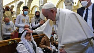 Irak: El papa Francisco rezó en Mosul por las “víctimas de la guerra”