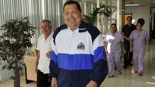 Chávez vuelve a Caracas y es favorito en elecciones