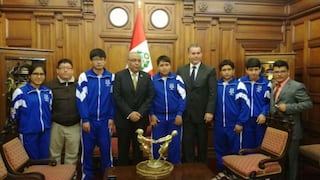 Congreso dio saludo de felicitación a escolares peruanos que ganaron Olimpiadas de Física y Astronomía