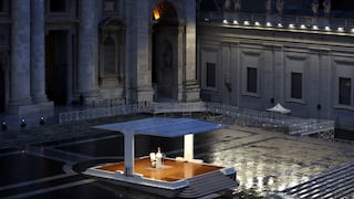 Papa Francisco bendice al mundo en soledad por el coronavirus [FOTOS]