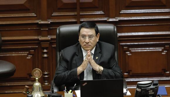 En sus trece. Pese a las críticas, el presidente del Legislativo no ha adelantado la fecha para dar sus descargos. (@photo.gec/Joel Alonzo)
