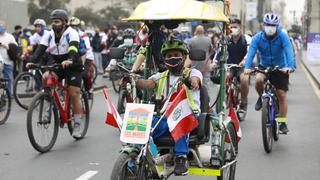 Plaza San Martín: primera bicicleteada por el Bicentenario tuvo masiva asistencia [FOTOS]
