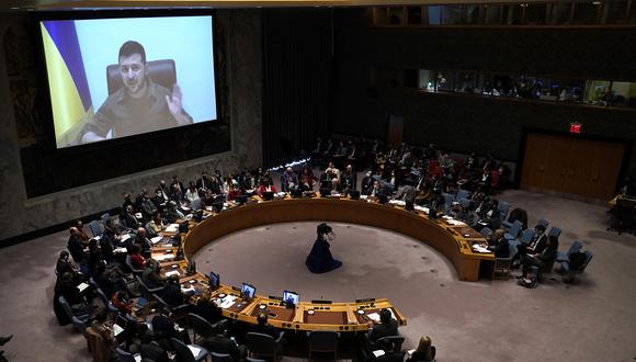 El presidente de Ucrania, Volodimir Zelenski, se dirige a una reunión del Consejo de Seguridad de las Naciones Unidas en la ciudad de Nueva York el 5 de abril de 2022.  (Foto: TIMOTHY A. CLARY / AFP)