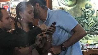Rihanna intenta pasar desapercibida en Cuba pero fan la pone al descubierto