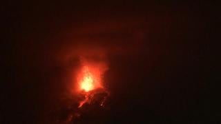 Impresionantes imágenes de un volcán en erupción en Guatemala