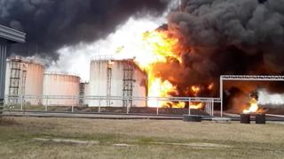Ucrania bombardea depósito de gasolina en Rusia
