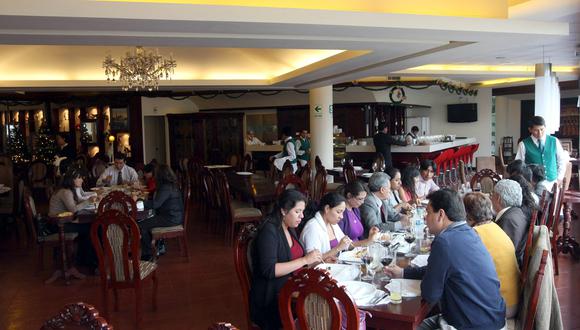 Los restaurantes que no opten por brindar sus servicios categorizados o calificados estarán bajo competencia exclusivamente de los municipios. (Foto: GEC)