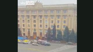 Misil ruso impacta sobre edificio administrativo en Járkov, segunda ciudad más importante de Ucrania [VIDEO]