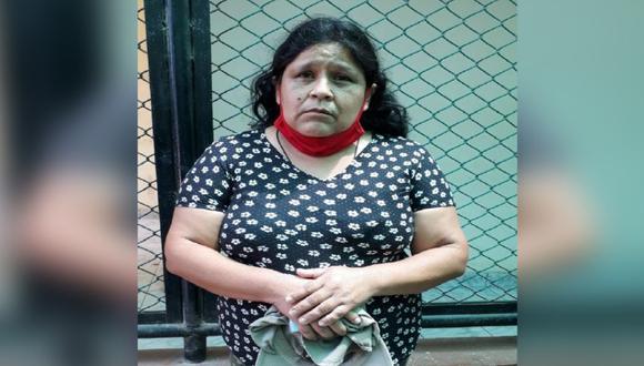 La Libertad: Agentes del INPE intervinieron a Gloria Elsa Jara Chávez (50), quien pretendió ingresar al penal de Trujillo marihuana mezclada en un táper con tallarines verdes. (Foto: INPE)
