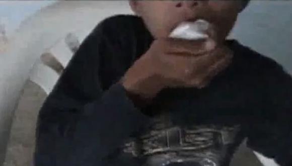 NARRÓ LA AGRESIÓN. Niño contó cómo lo obligaron a comer papel. (Imagen de TV)