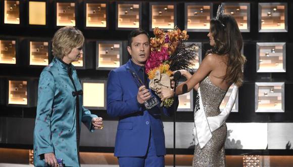 Jane Lynch parodió error de Steve Harvey en Miss Universo 2015. (AP)
