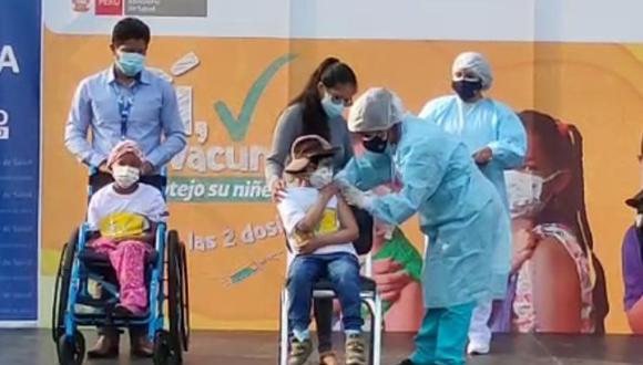 Comenzó la vacunación para niños de 5 a 11 años con comorbilidades y de 10 a 11, en Perú. (Captura: América Noticias)