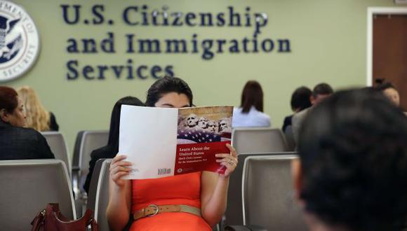 Reformas deben incluir la posibilidad de obtener la ciudadanía, señaló Obama. (AFP)