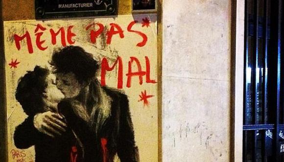 Atentado en París: Reconocida fotografía volvió a las calles como símbolo de resistencia frente al terrorismo. (Instagram)
