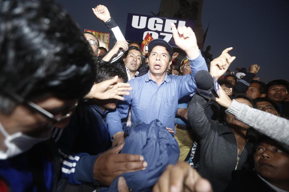 Extremistas detrás del Sutep quieren copar el sindicato de maestros. (Perú21)