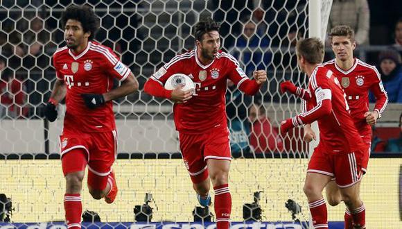 Bundesliga: Bayern Munich ganó 2-1 al Stuttgart con gol de Claudio Pizarro. (AP)
