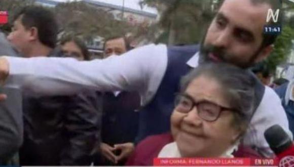 Doña Martha Espinoza tiene 90 años y quería cumplir con su deber cívico. (Foto: Captura de video / América Televisión)