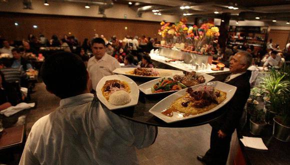 Ministerio de Vivienda, Construcción y Saneamiento aprobó una guía para que los restaurantes puedan usar espacios públicos. (Foto: GEC)